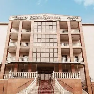 Porta Fortuna Hotel